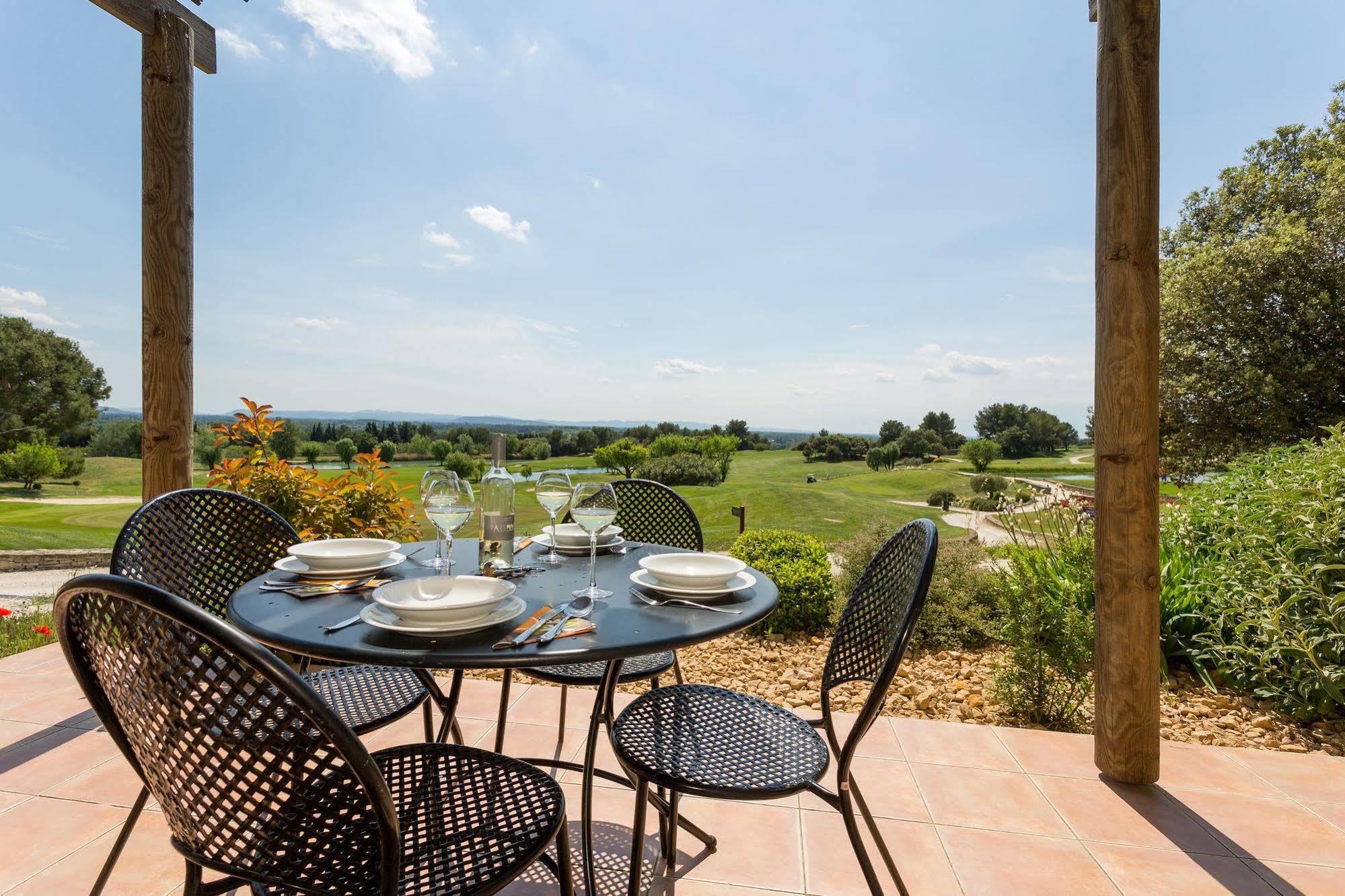 Madame Vacances Residence Provence Country Club Saumane-de-Vaucluse Εξωτερικό φωτογραφία